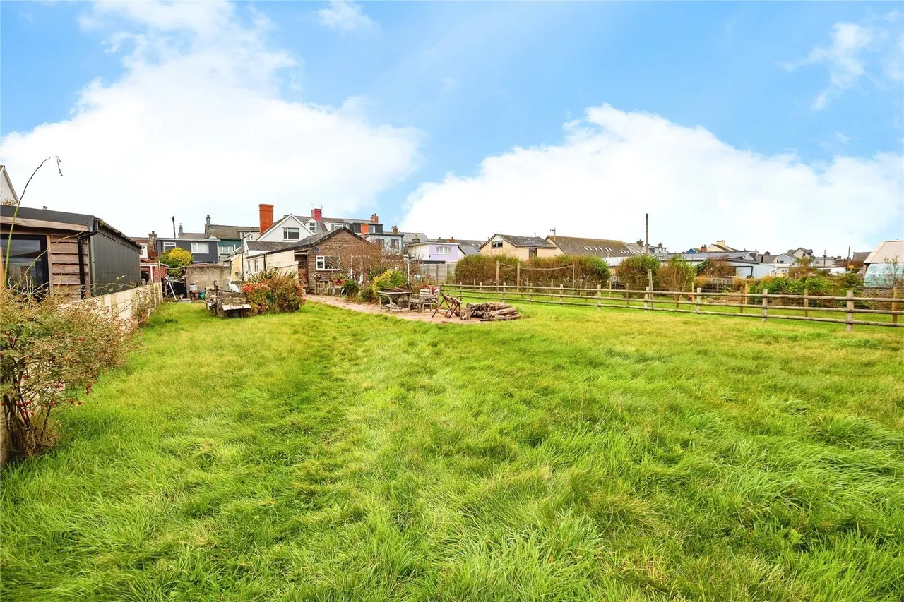 High Street, Borth, SY24, photo 34