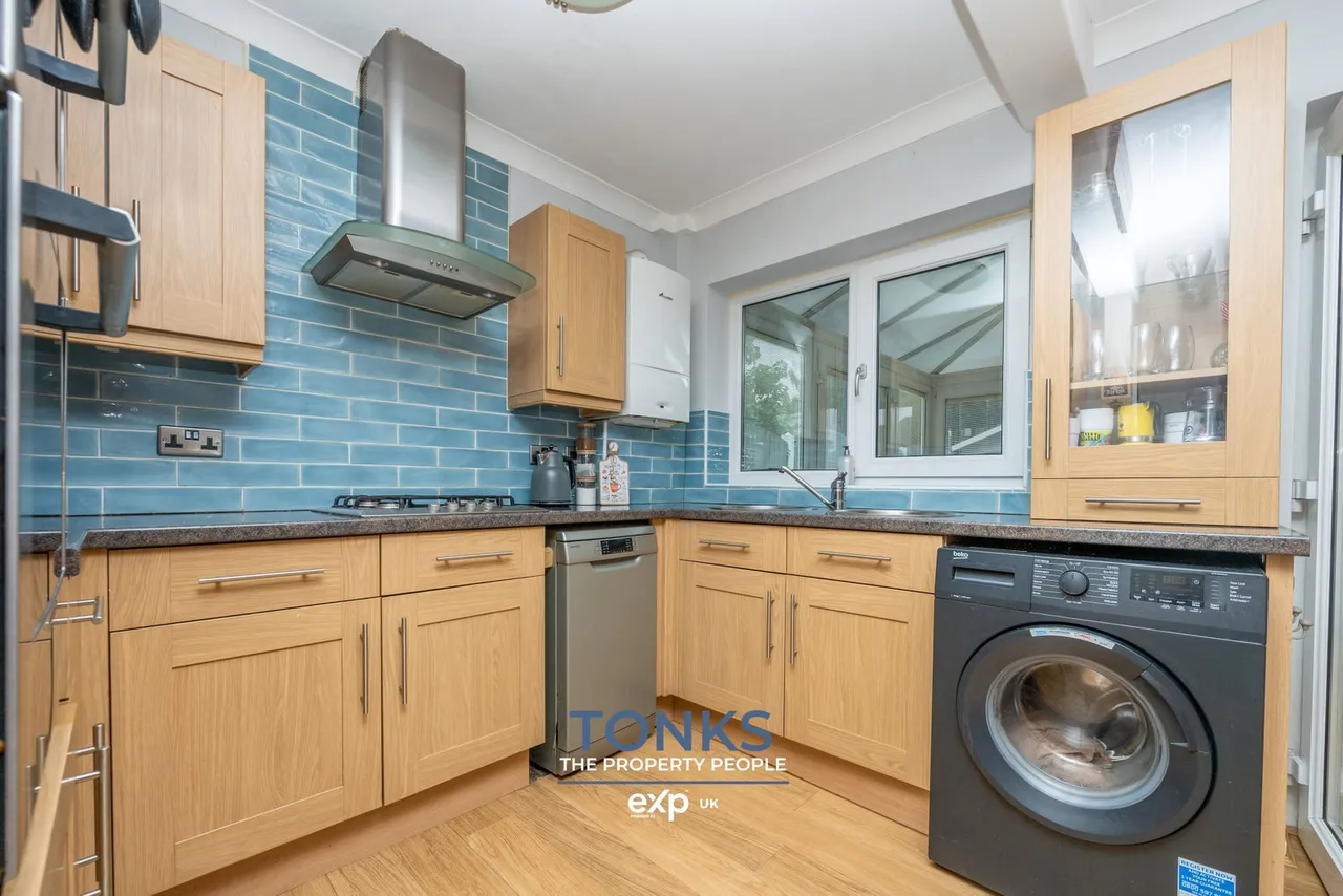 Woodfield Avenue, Oldbury, B69, photo 5