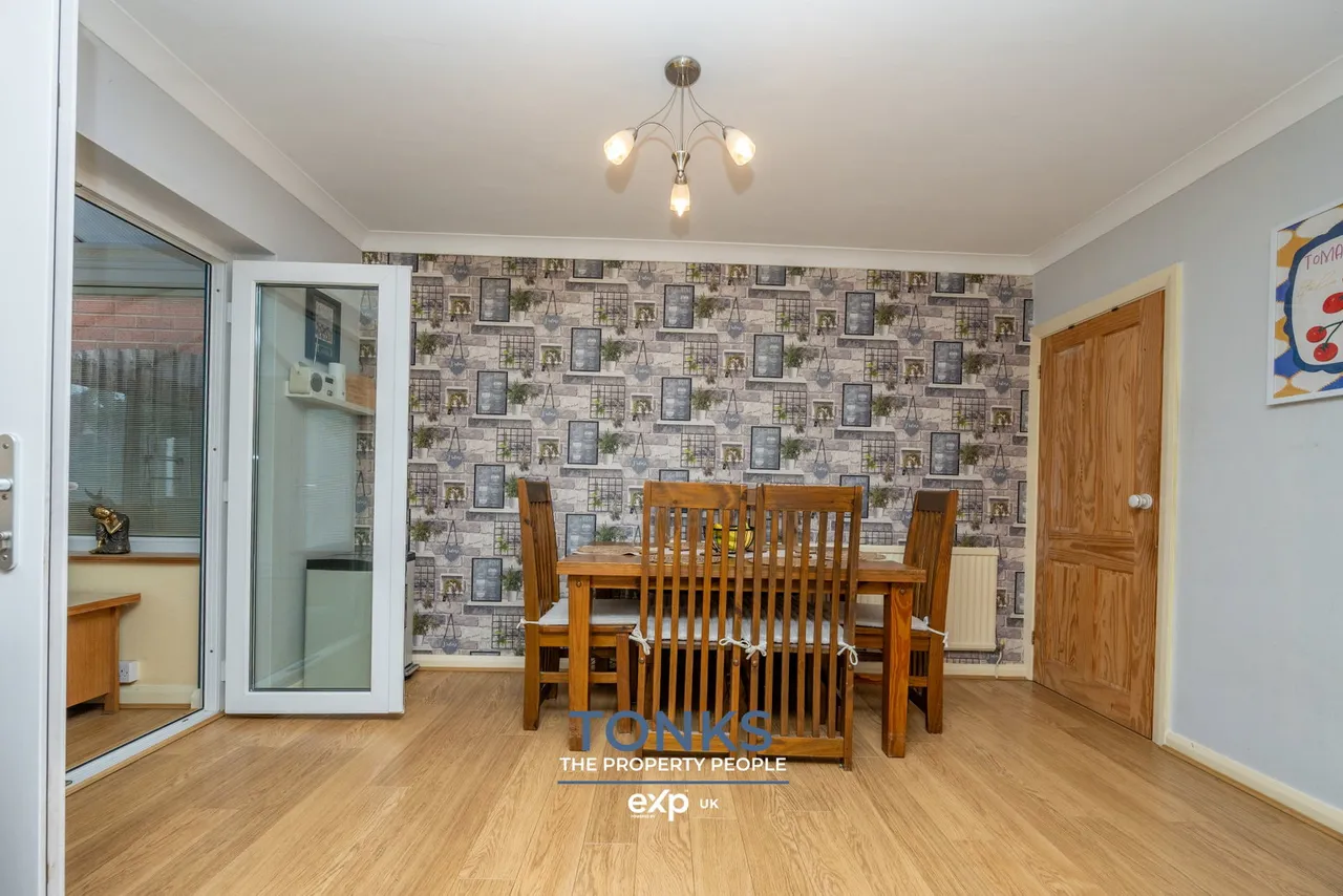 Woodfield Avenue, Oldbury, B69, photo 6