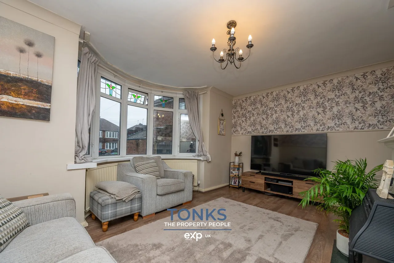 Woodfield Avenue, Oldbury, B69, photo 3