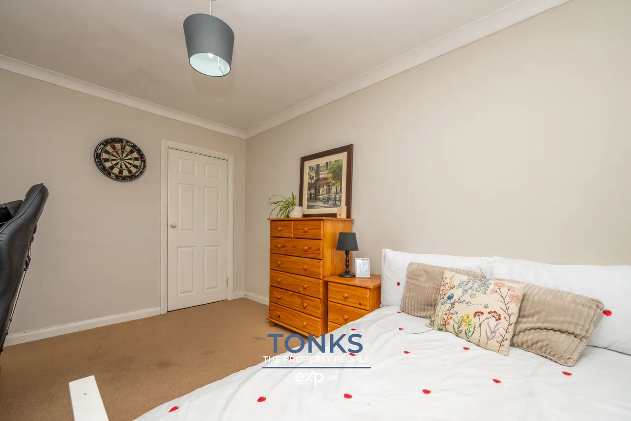 Woodfield Avenue, Oldbury, B69, photo 11