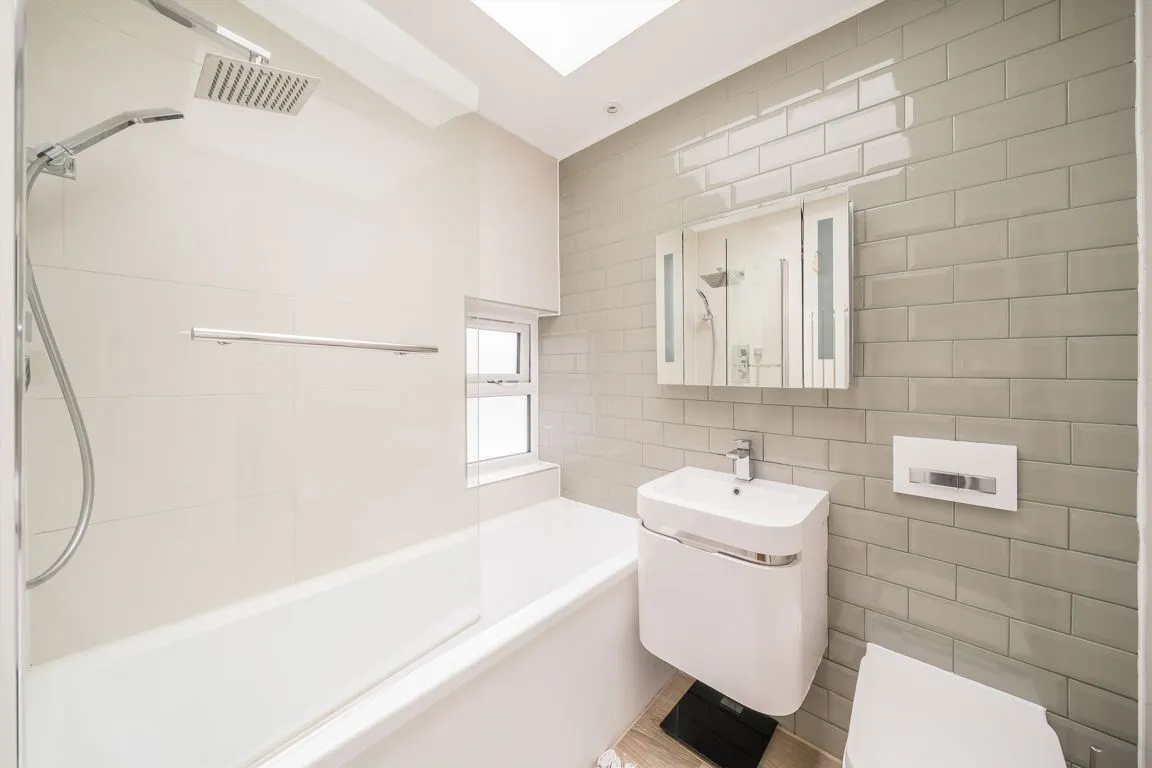 Eastbourne Road, TW8, photo 10