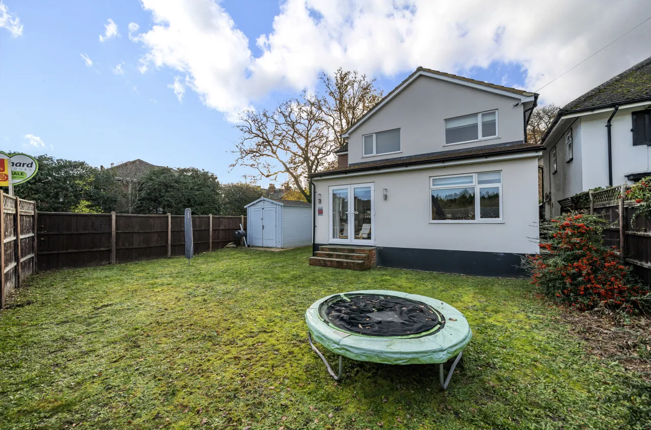 Catena Rise, Lightwater, Surrey, GU18 5RD, photo 7