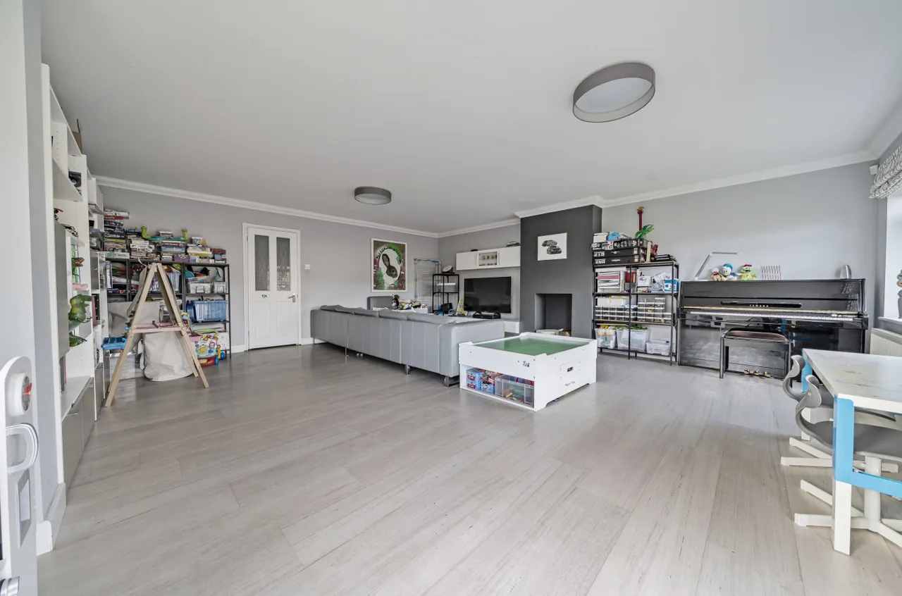 Catena Rise, Lightwater, Surrey, GU18 5RD, photo 2