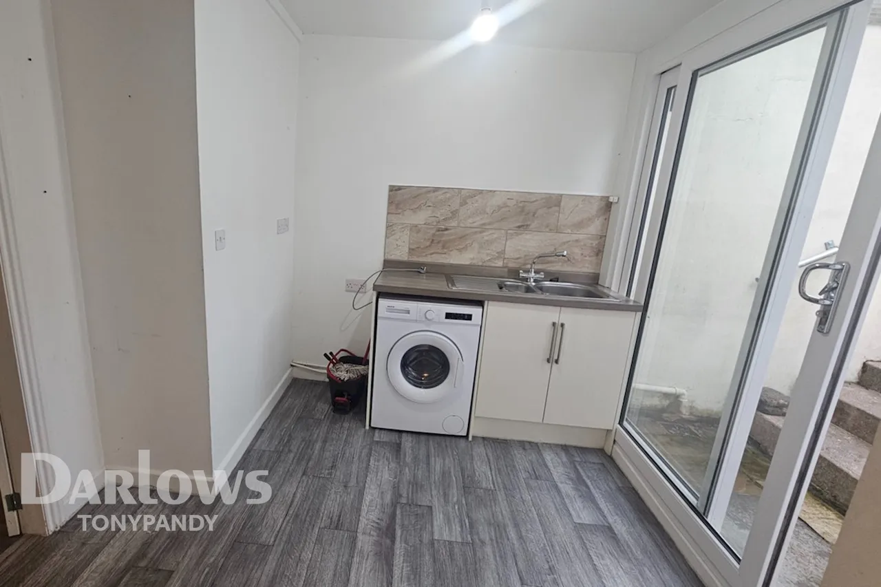 Miskin Road, Trealaw, CF40, photo 3