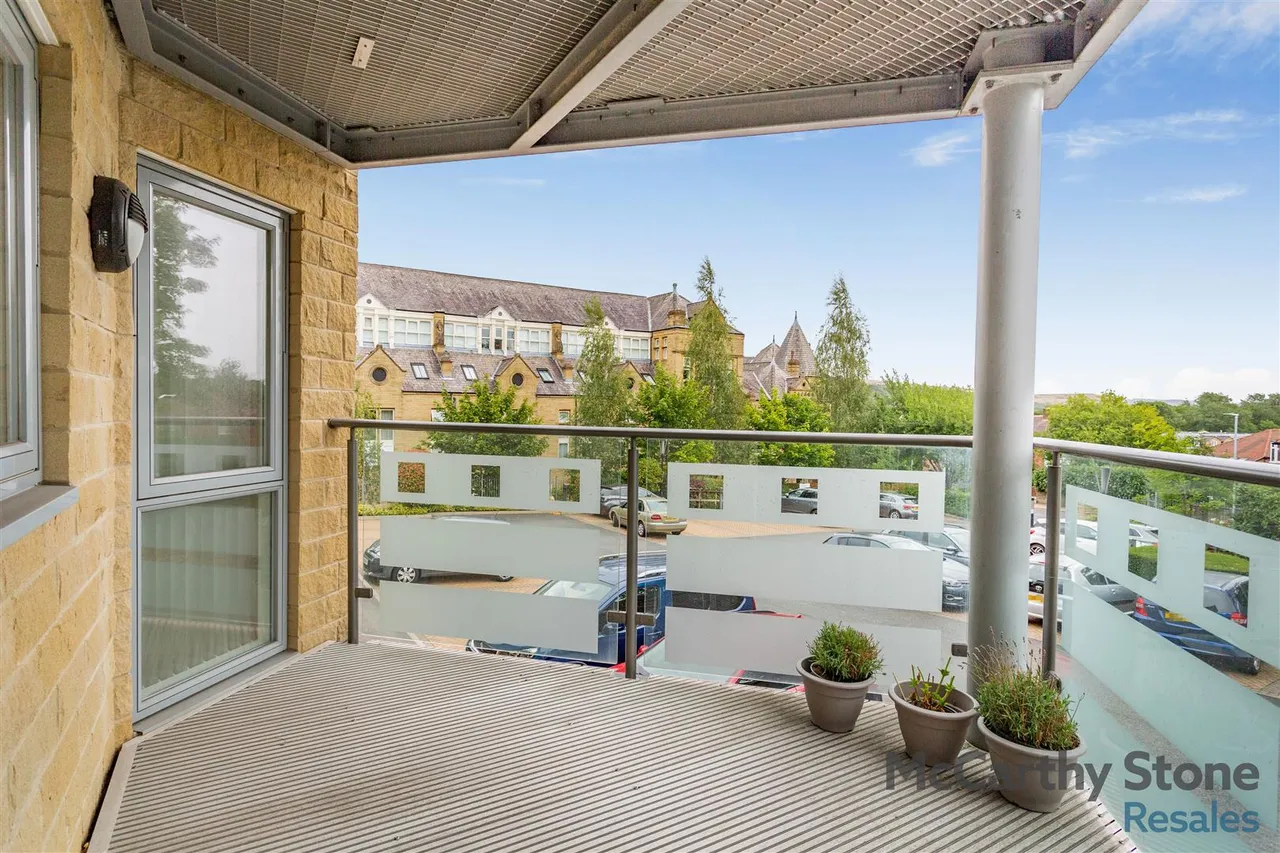 2 bed flat for sale, Oxford Road, Halifax, HX1