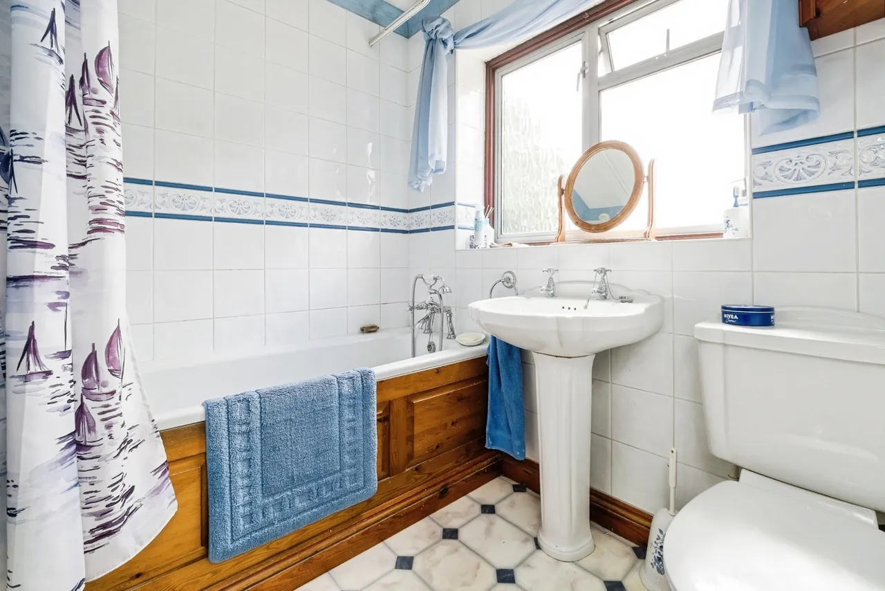 Copthorne Gardens, Hornchurch, RM11, photo 15