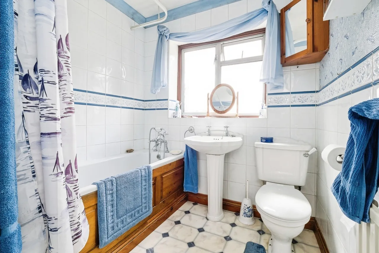 Copthorne Gardens, Hornchurch, RM11, photo 12
