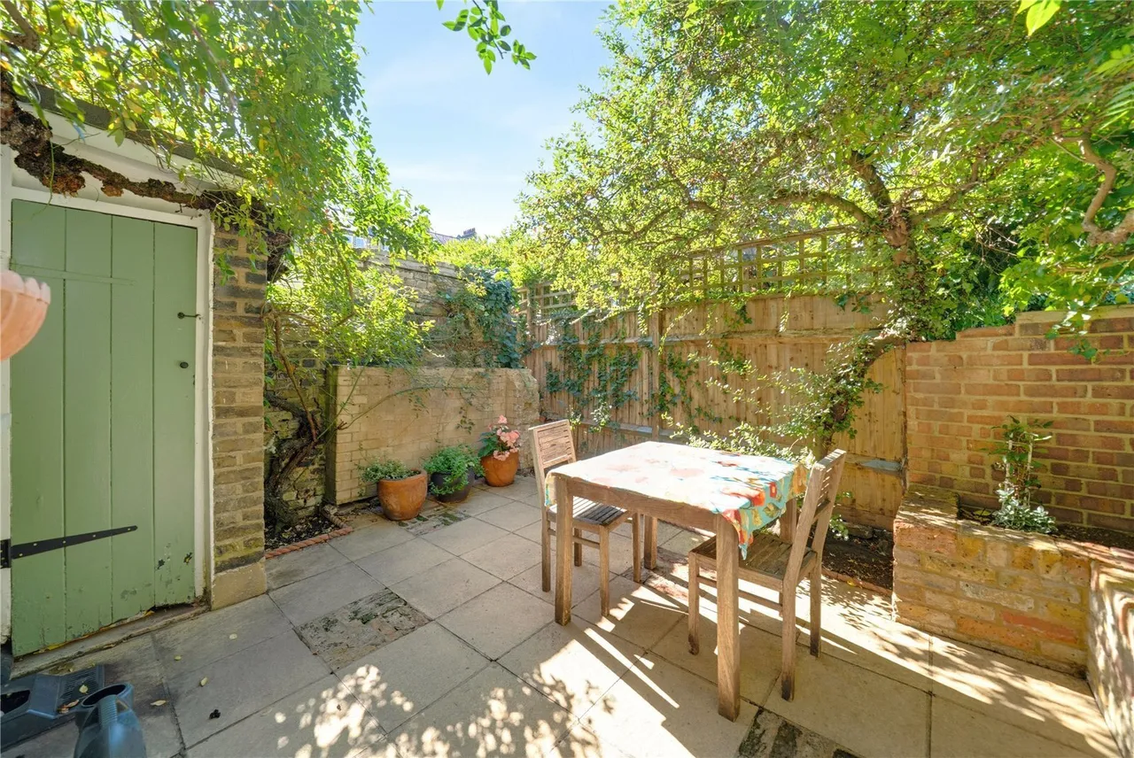 Sugden Road, London, SW11, photo 9