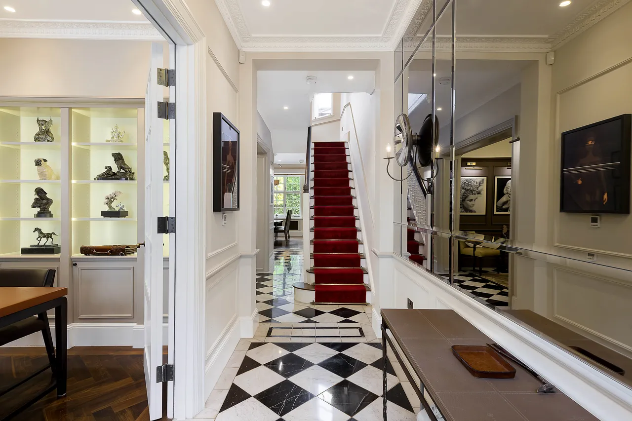 Chapel Street, Belgravia, London, photo 3