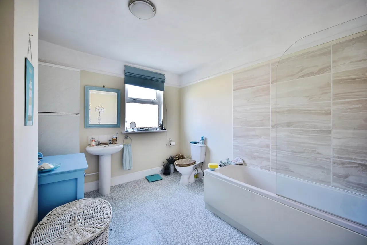 Wellesley Road, Sheerness, ME12, photo 15