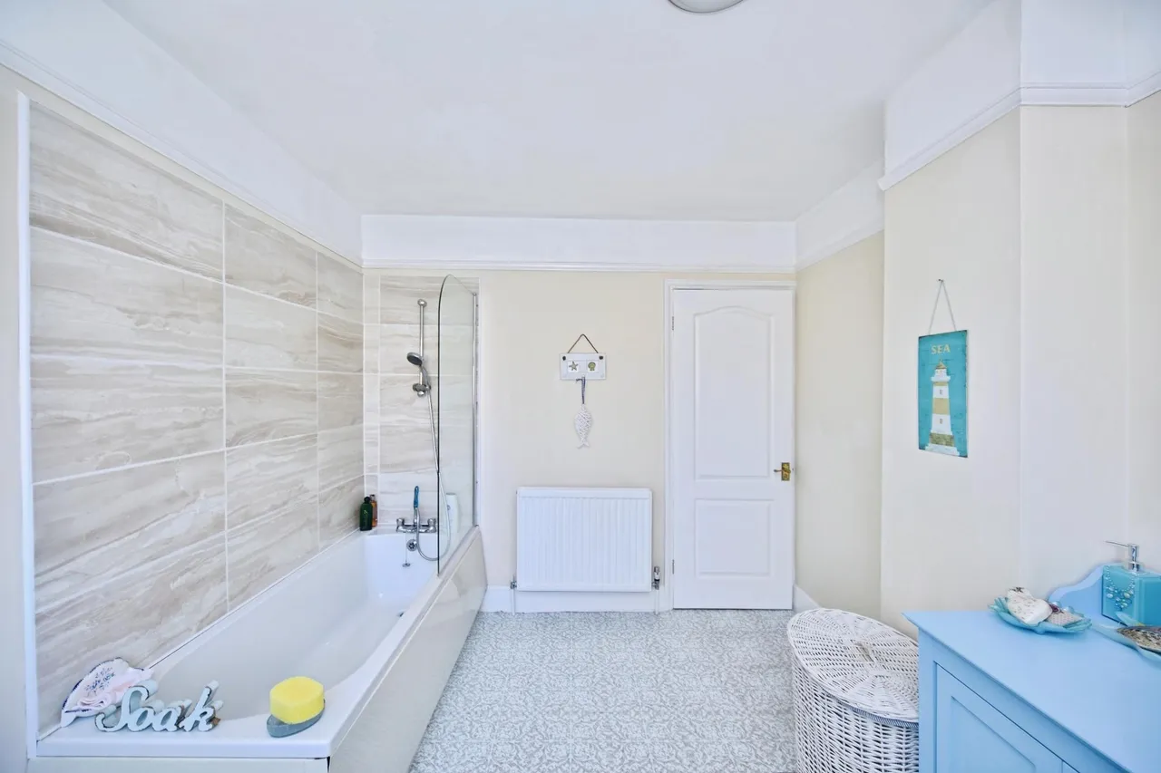 Wellesley Road, Sheerness, ME12, photo 16