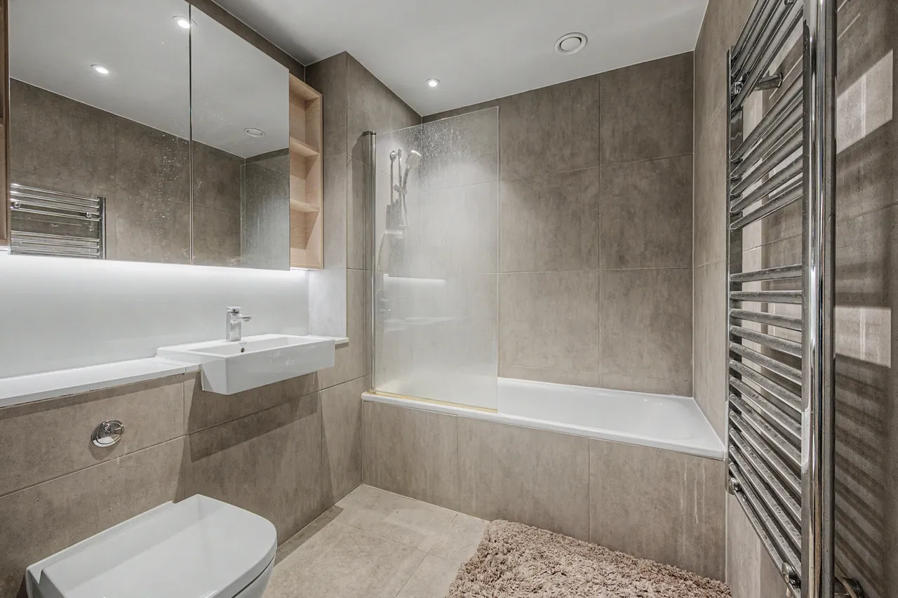 Apartment 401, One The Elephant, 1 St Gabriel Walk, photo 6