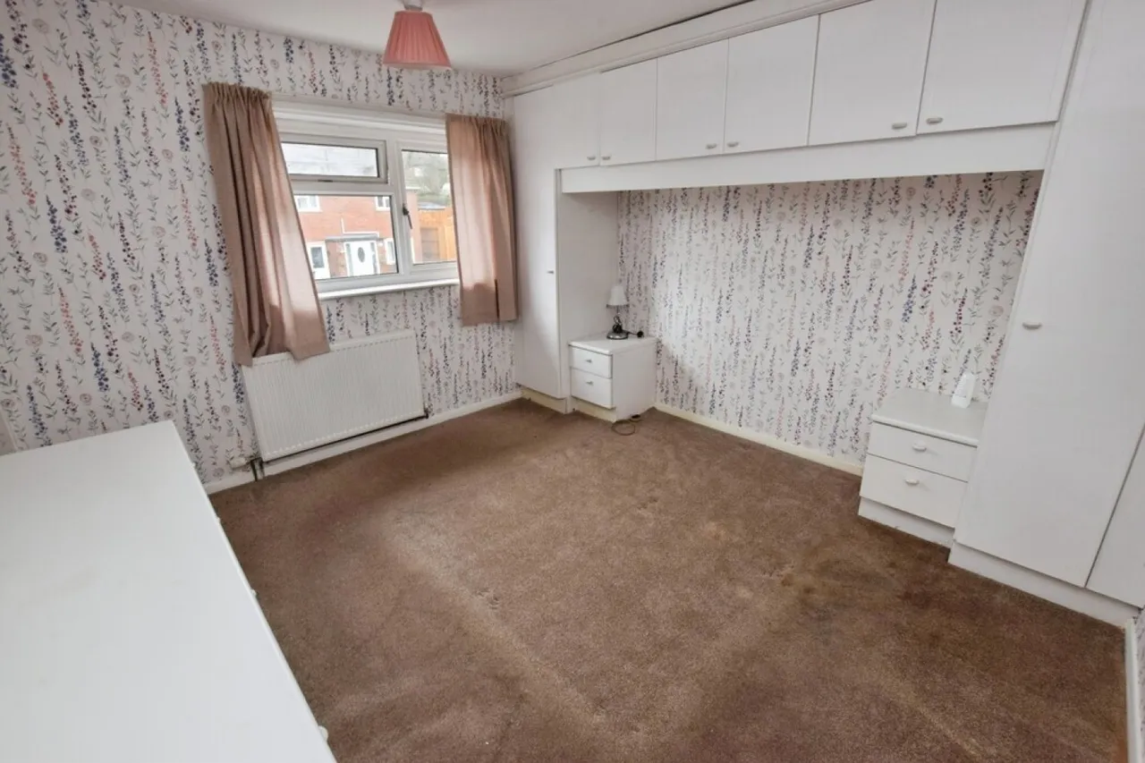 Hillyfield Road, photo 7