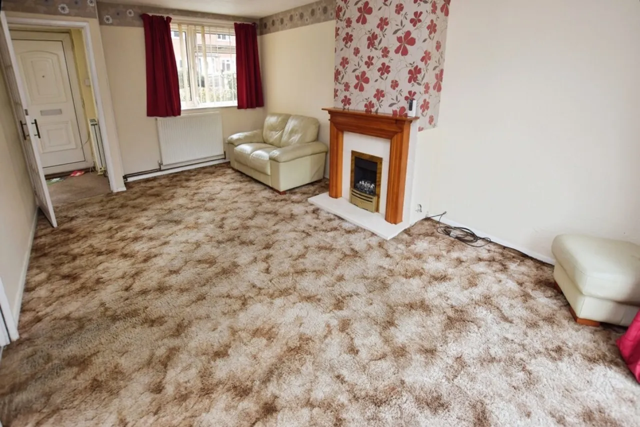 Hillyfield Road, photo 3