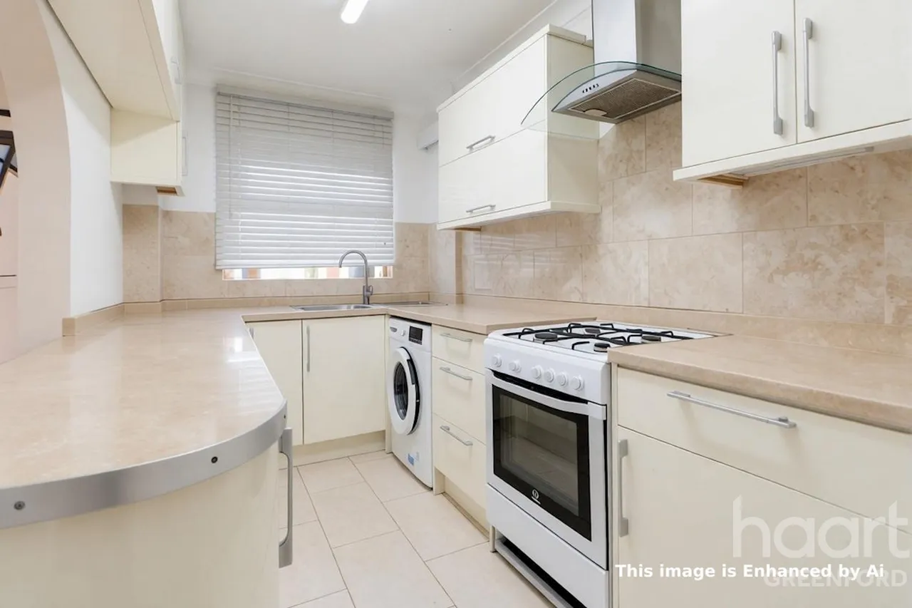 Portland Crescent, London, UB6, photo 5