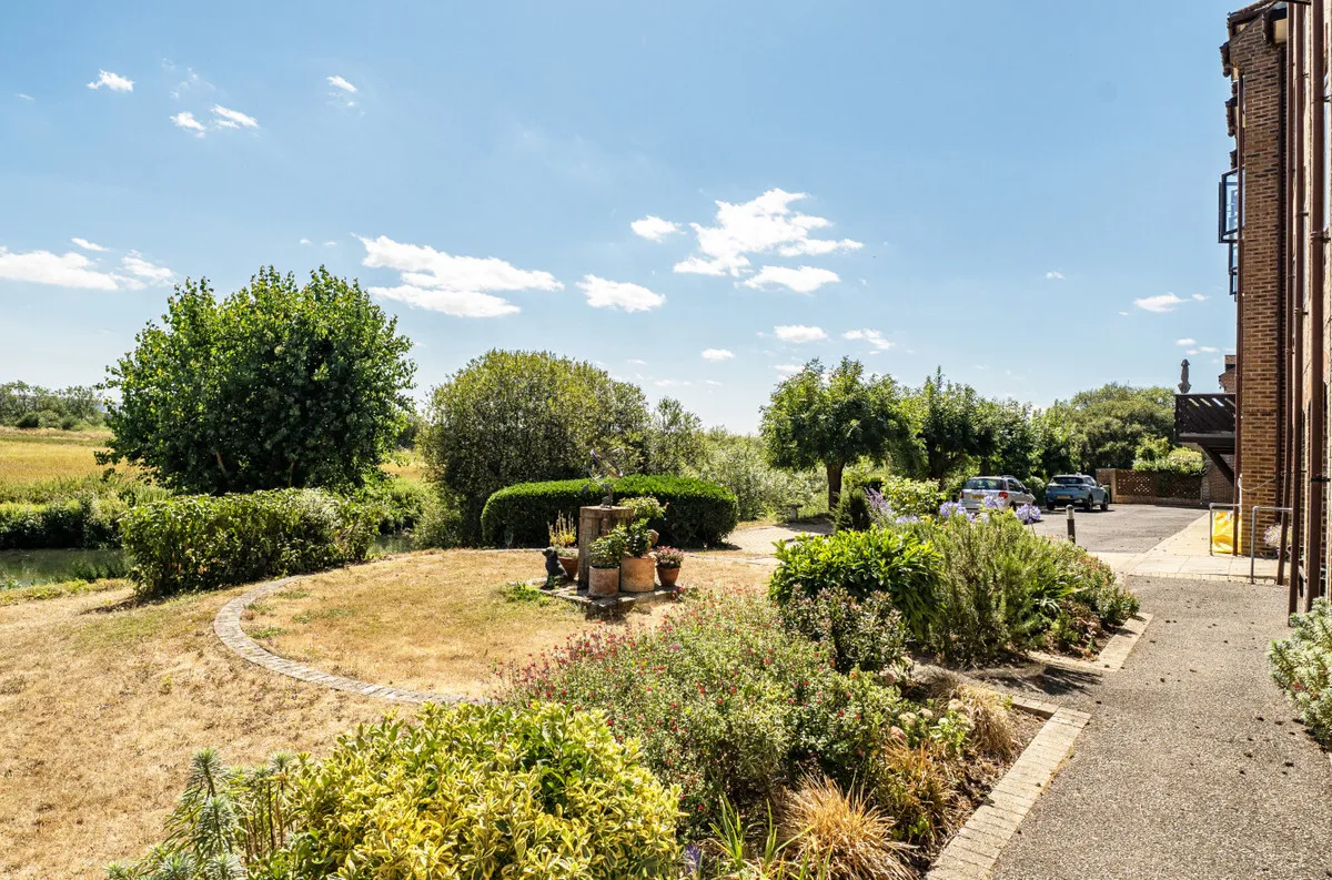 Pulborough, RH20 1RG, photo 5