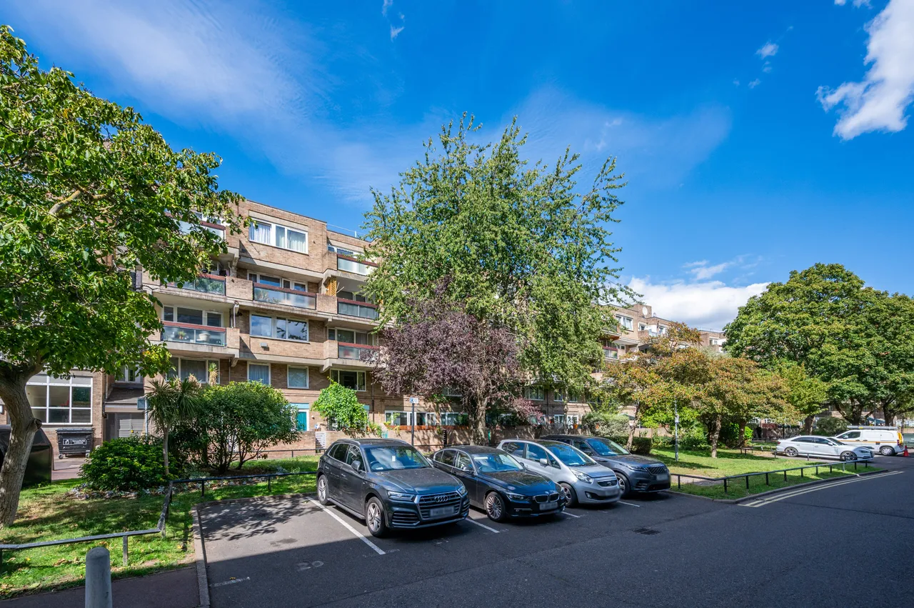 14 Downfield Close, London, photo 7