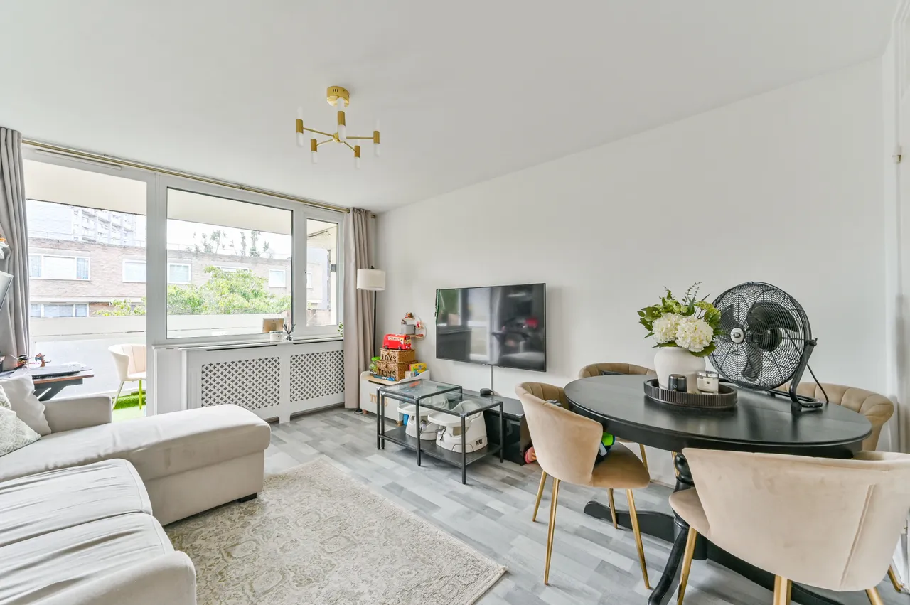 14 Downfield Close, London, photo 2