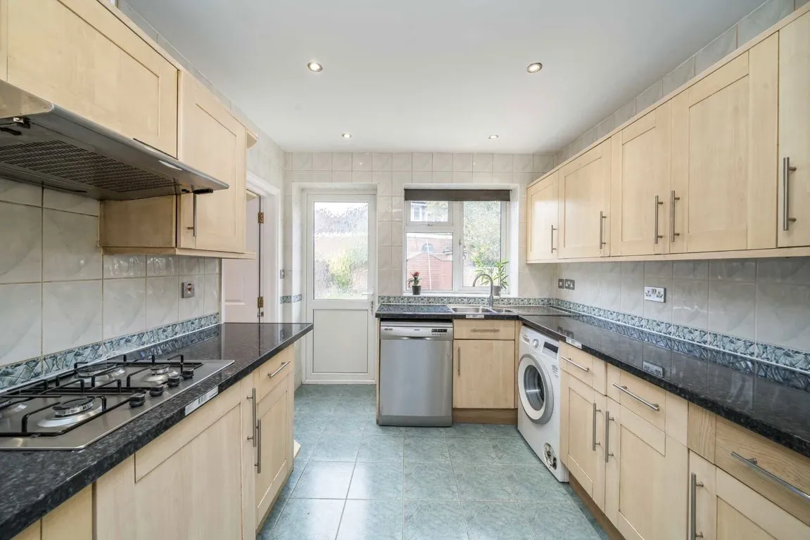 Vyner Road, W3, photo 2