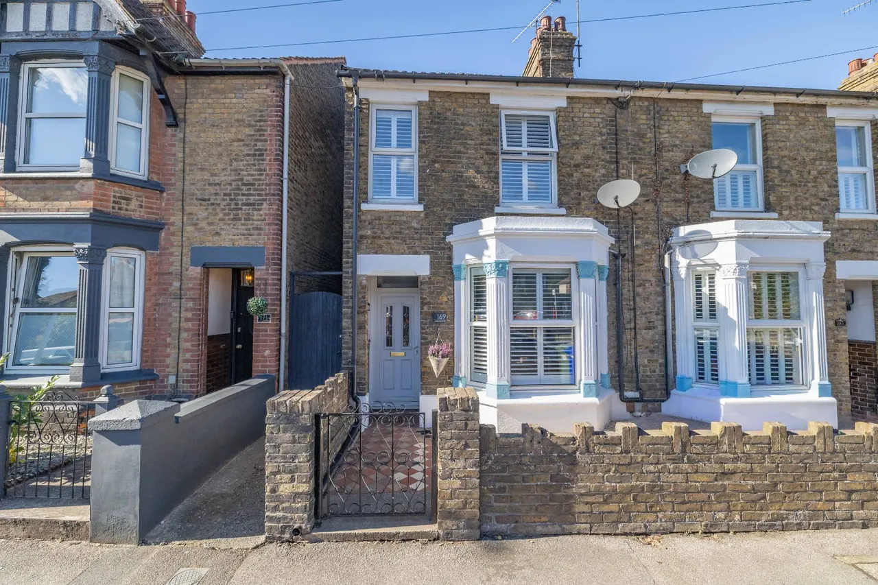 3 bed house for sale, Chalkwell Road, Sittingbourne, ME10