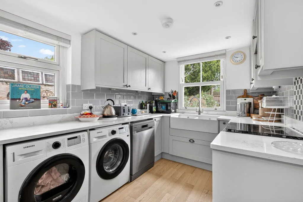 Dunboe Place, Shepperton TW17 9HH, photo 5