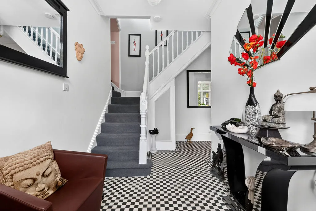 Dunboe Place, Shepperton TW17 9HH, photo 9