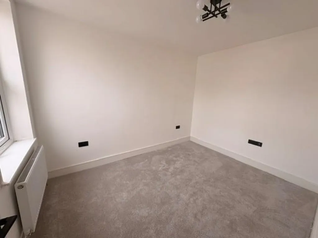 Harwoods Road, Watford, photo 7