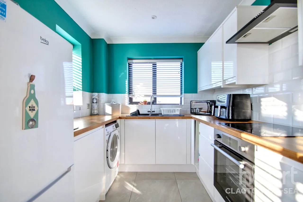 Clacton On Sea, CO15, photo 3
