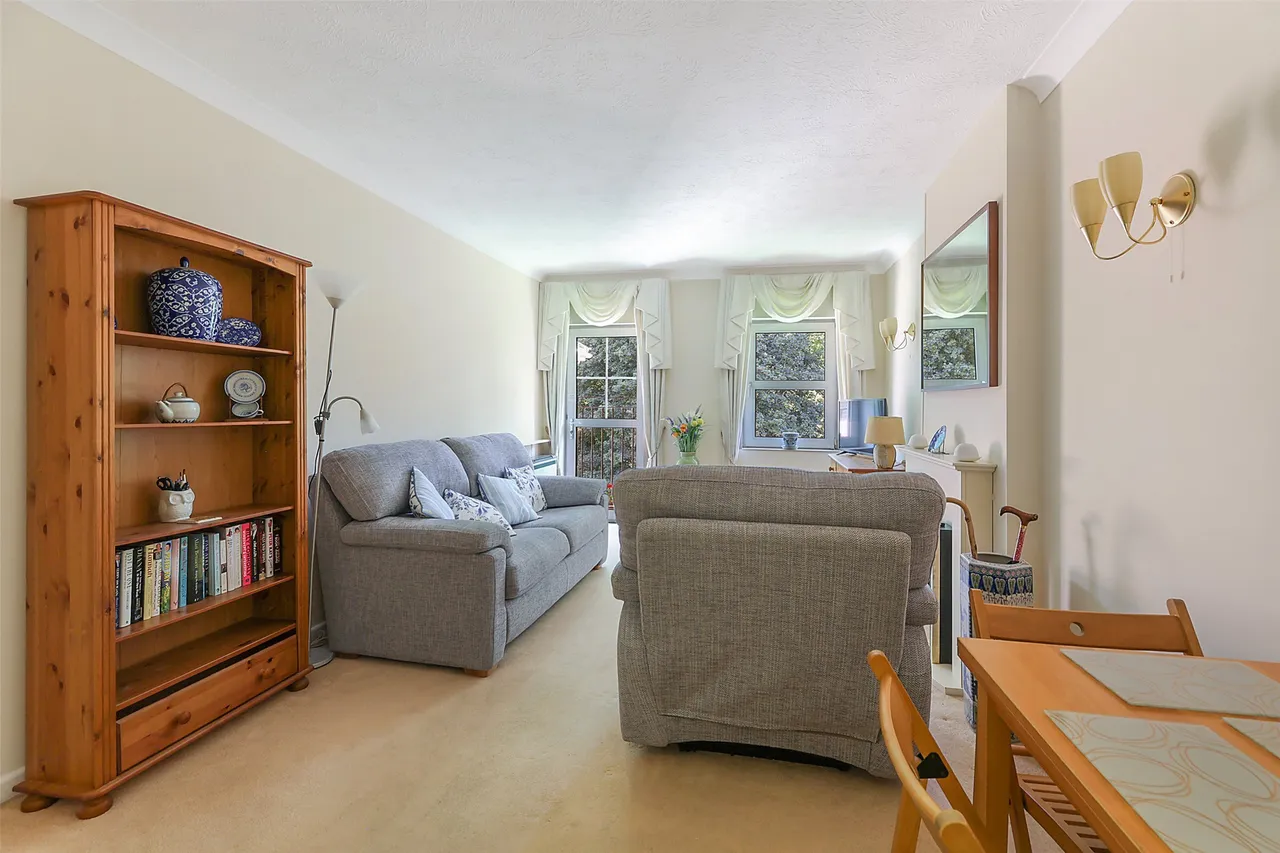 Roebuck Close, Reigate, RH2, photo 2