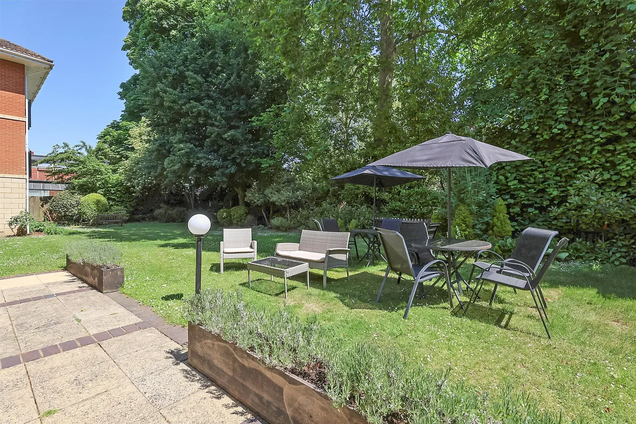 Roebuck Close, Reigate, RH2, photo 12