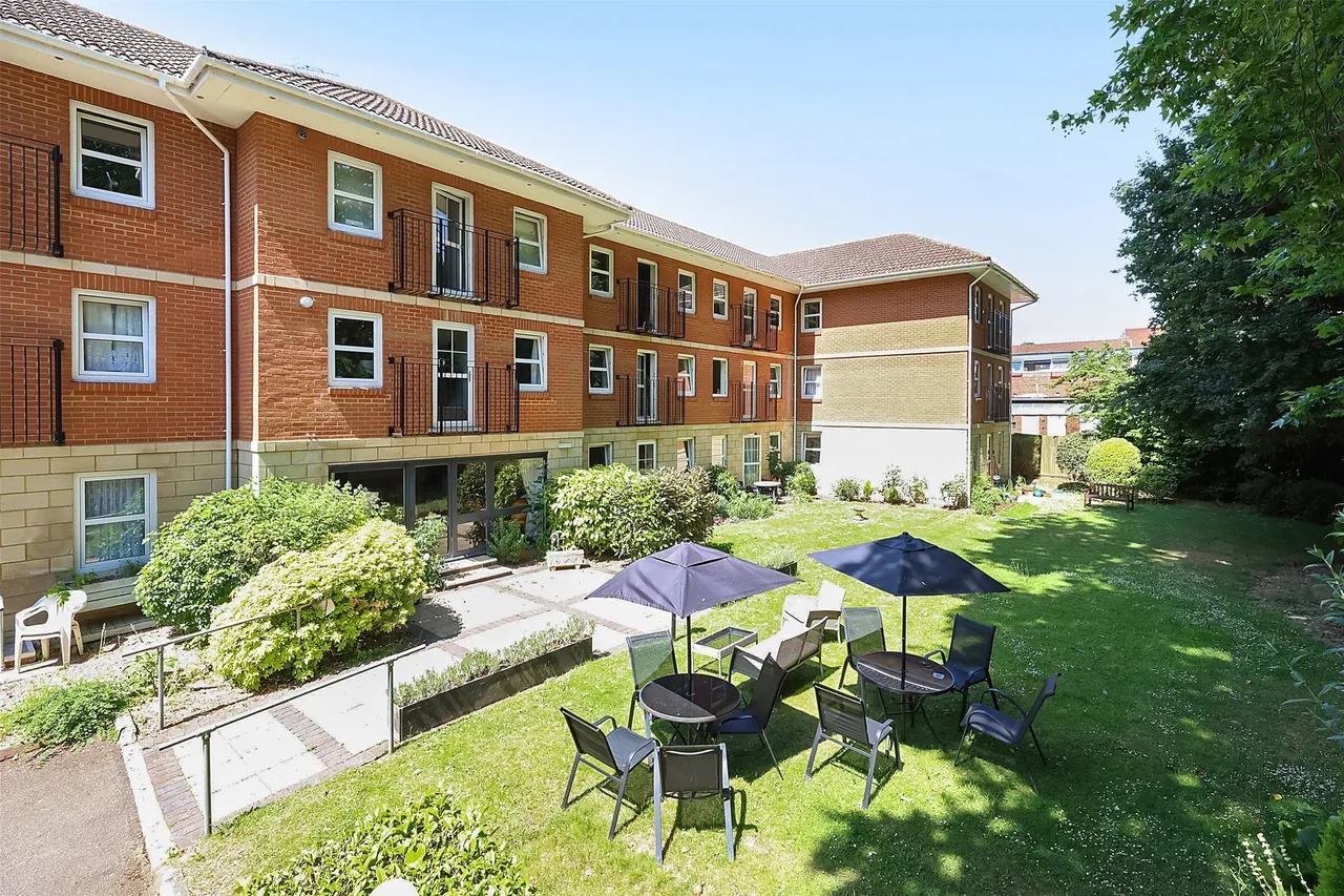Roebuck Close, Reigate, RH2, photo 9