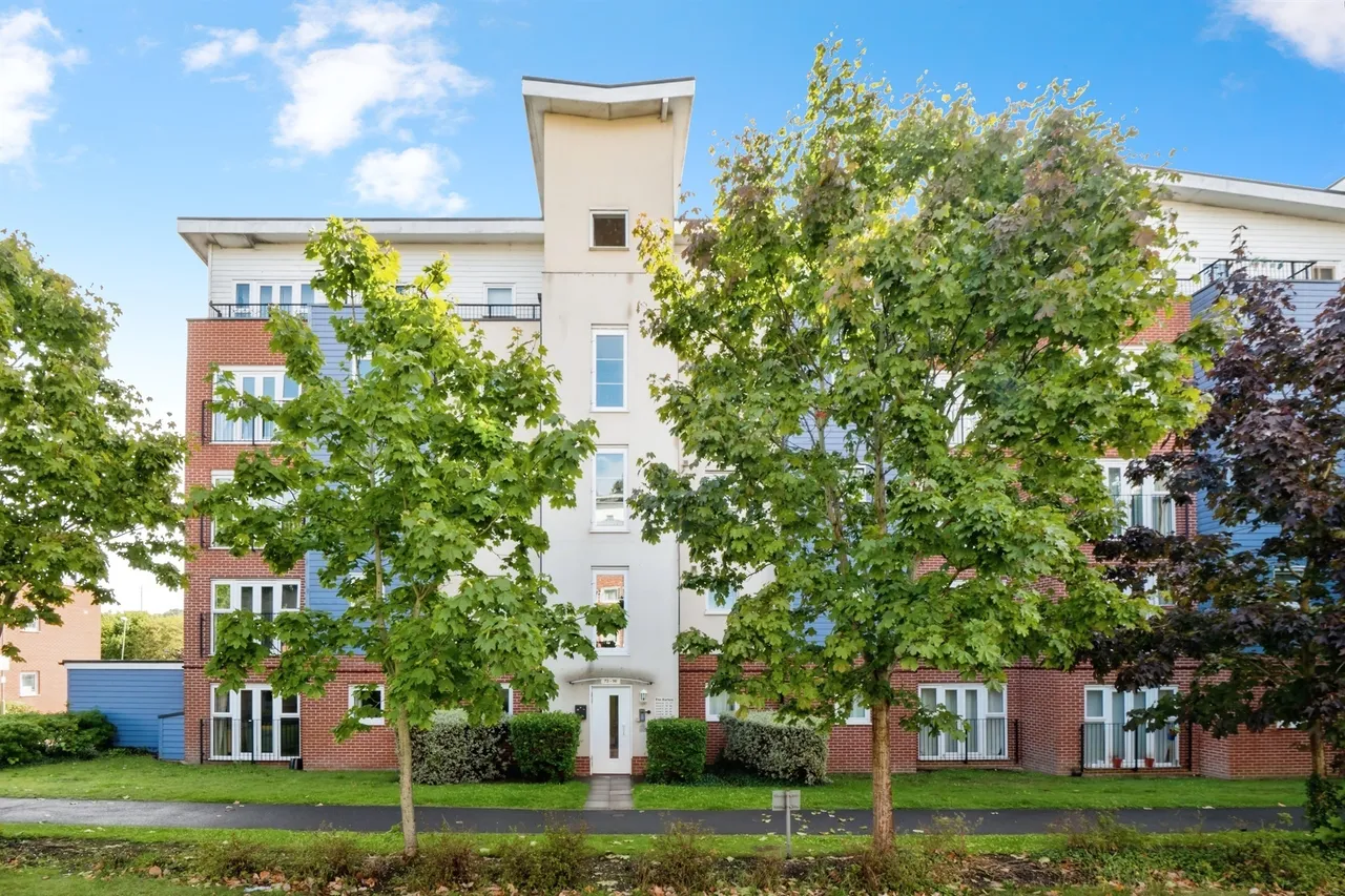 2 bed flat for sale — Alexander Square, Eastleigh