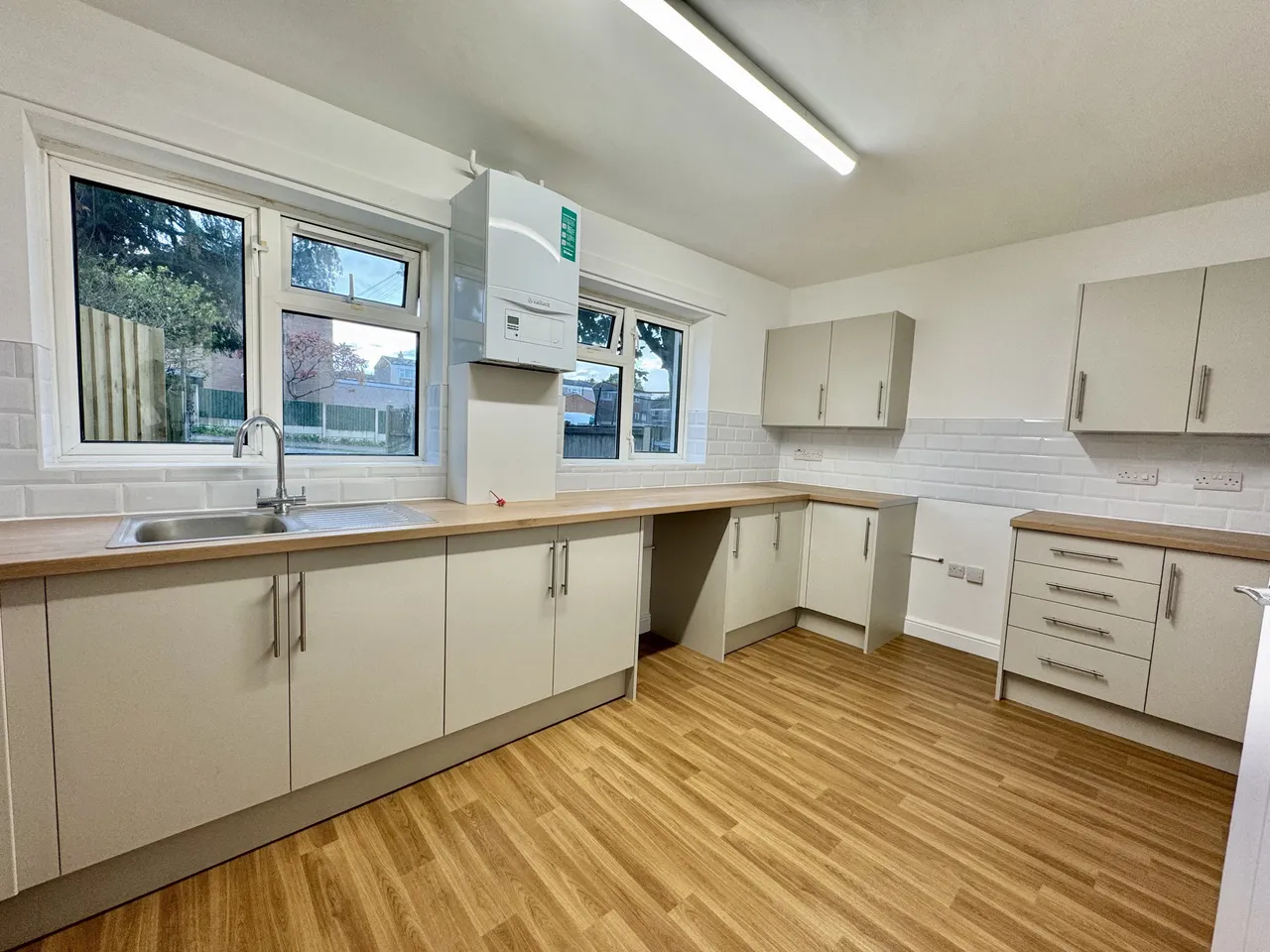 Devon Close, Macclesfield, SK10, photo 2