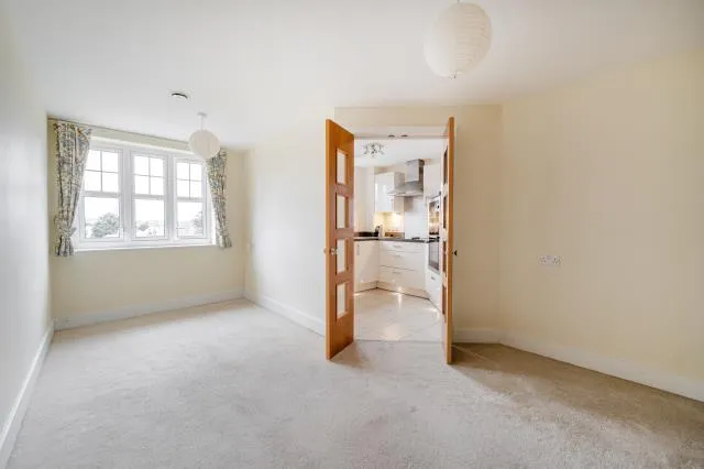 St. Lukes Road, Maidenhead, SL6, photo 4