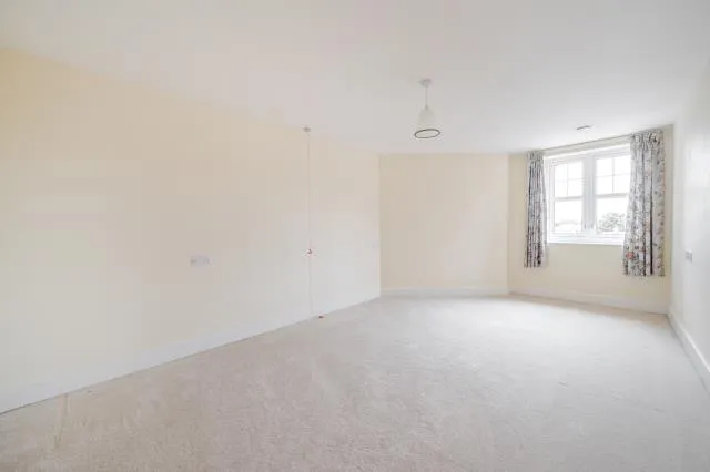 St. Lukes Road, Maidenhead, SL6, photo 7