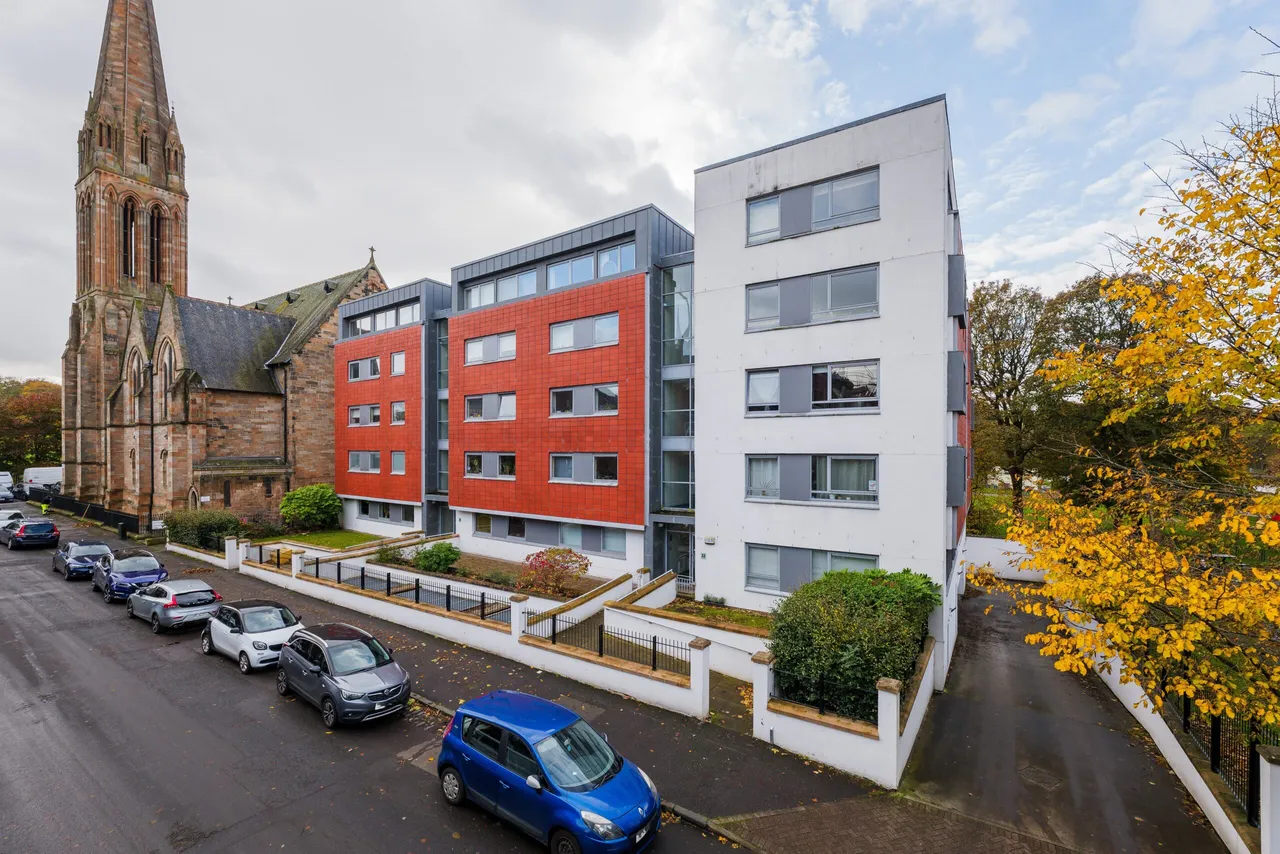 2 bed flat for sale, Balvicar Street, Queens Park, G42