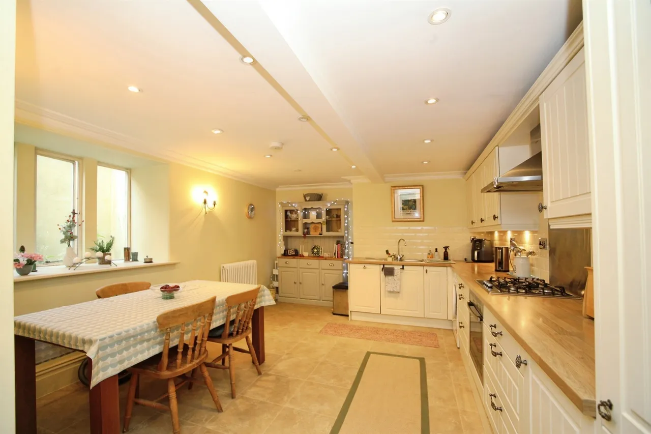 The Manor, Talygarn, Pontyclun, photo 9
