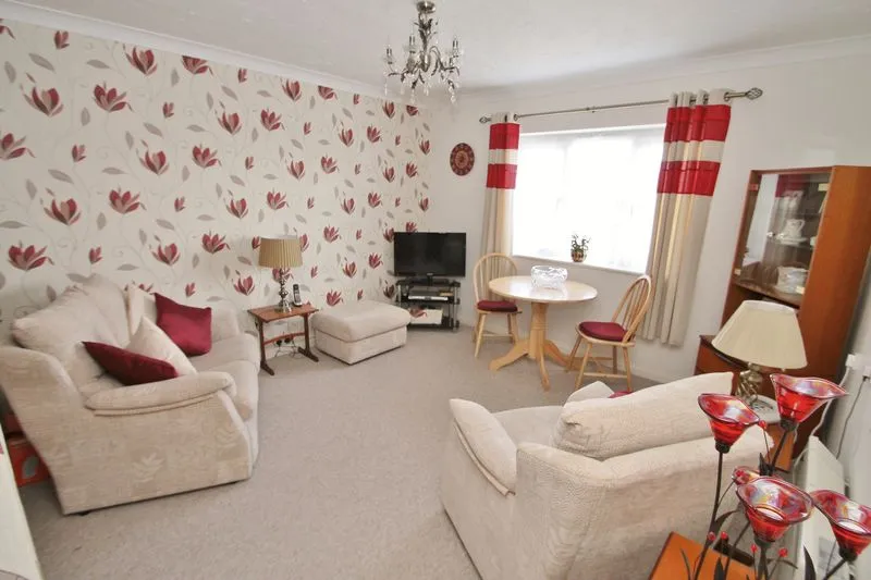 Rayleigh Road, Leigh-On-Sea, Essex, SS9 5PZ, photo 5