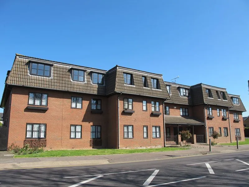 1 bed flat for sale — Rayleigh Road, Leigh-On-Sea, Essex, SS9 5PZ