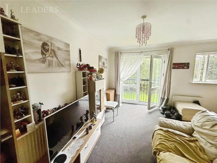 Grants Yard, Burton-on-Trent, DE14, photo 4