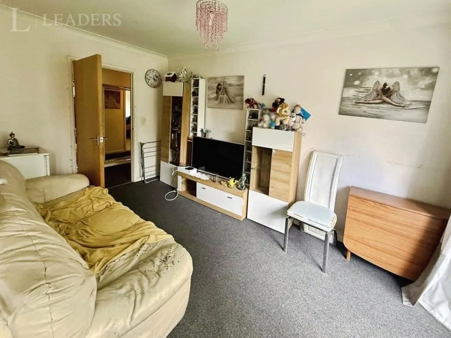 Grants Yard, Burton-on-Trent, DE14, photo 5