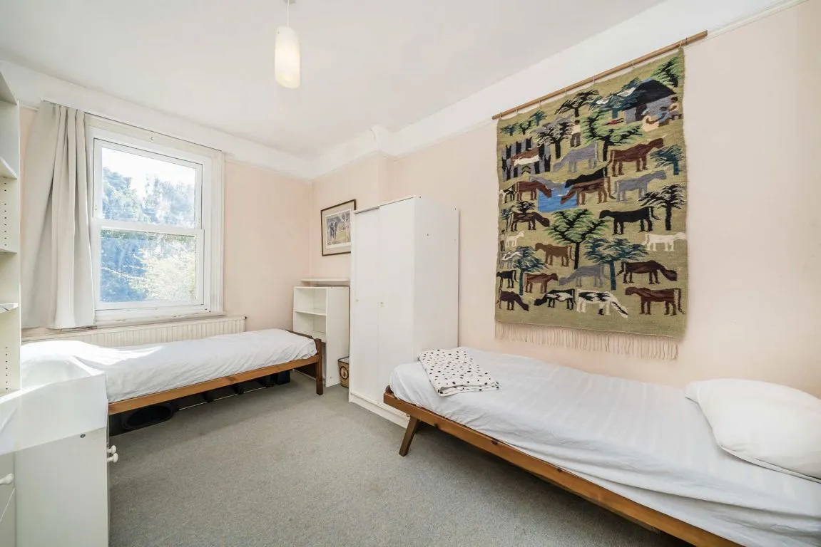 Latchmere Road, KT2, photo 5