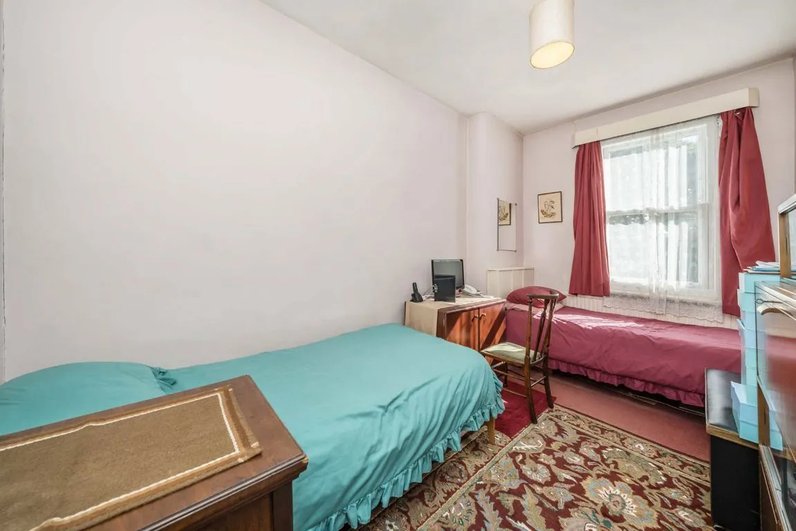 Latchmere Road, KT2, photo 7
