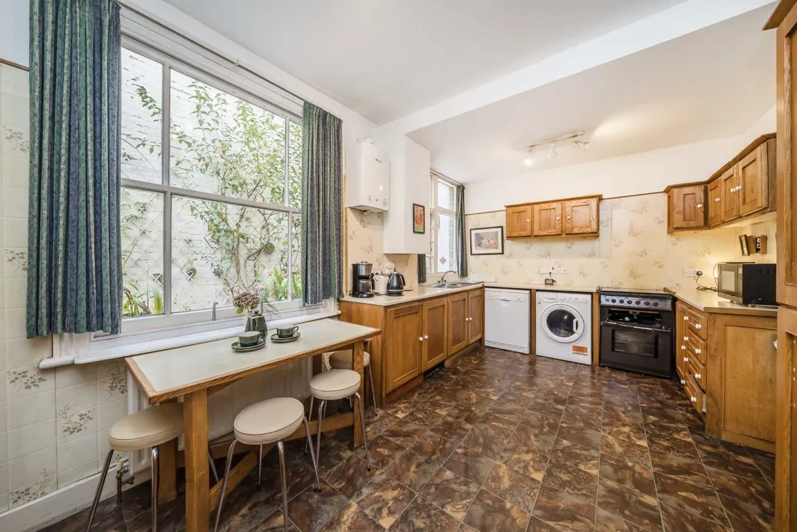 Latchmere Road, KT2, photo 6