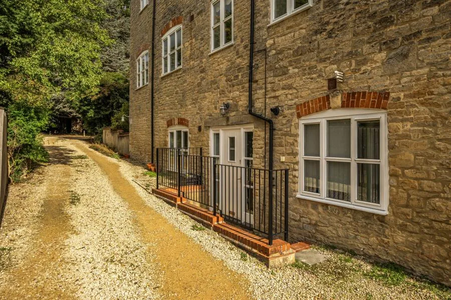 West End, Witney, OX28, photo 5
