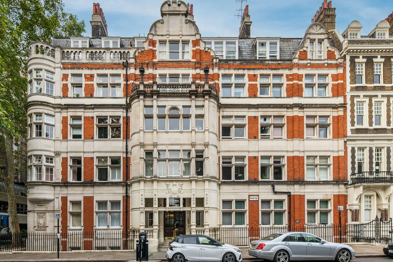 3 bed flat for sale, Adeline Place, London, WC1B