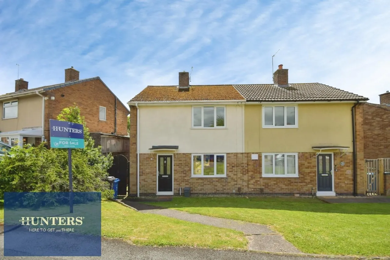 2 bed house for sale, Lansdowne Road, Brimington, S43