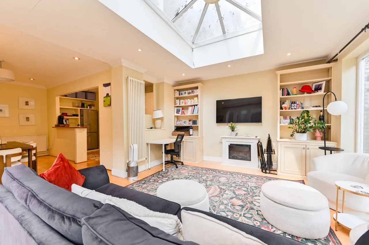 Flat 2, 80a Eccleston Square, London, photo 5