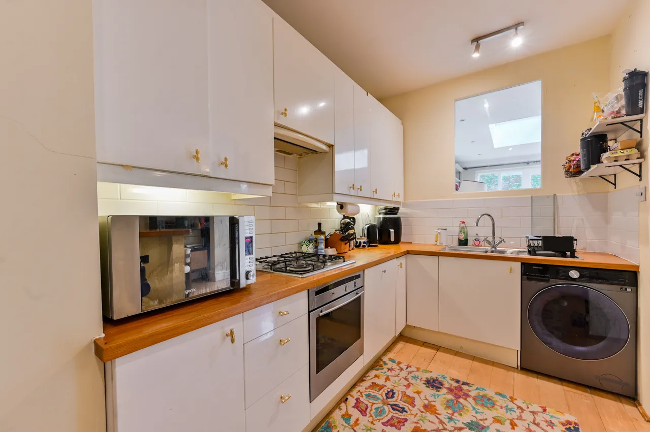 Flat 2, 80a Eccleston Square, London, photo 6